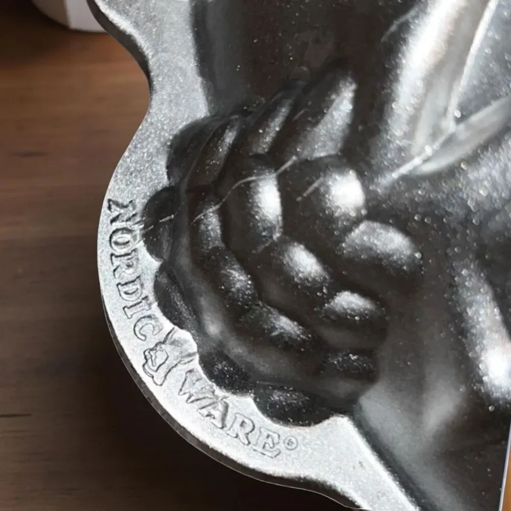 Nordic Ware Holiday Wreath Silver Cake Pan